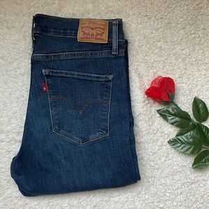 Levi Jeans 314 Shaping Straight W30
